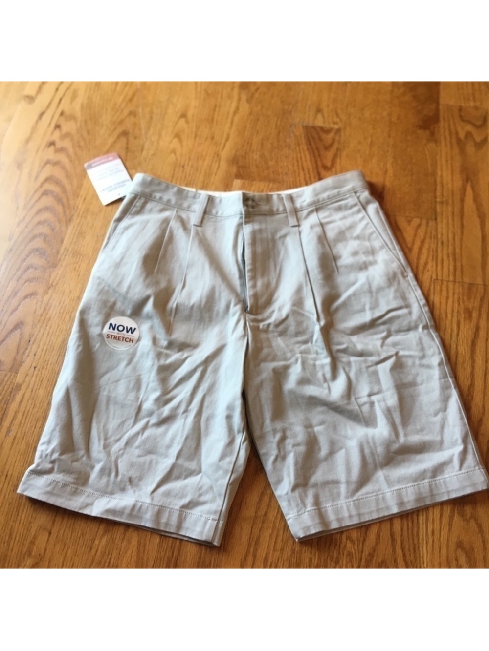 NWT mens dockers shorts size 30 light khaki classic fit